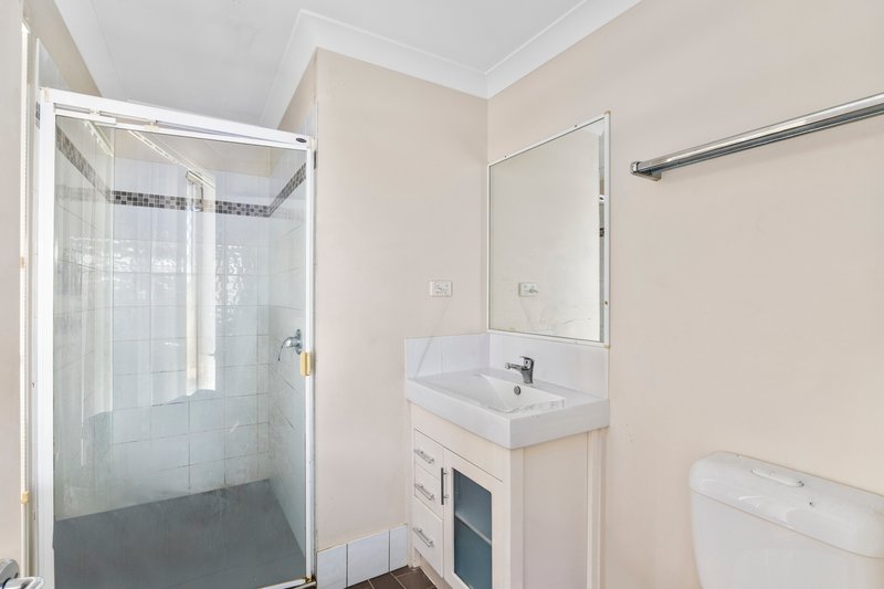 Photo - 4 Conradi Avenue, Crestmead QLD 4132 - Image 10