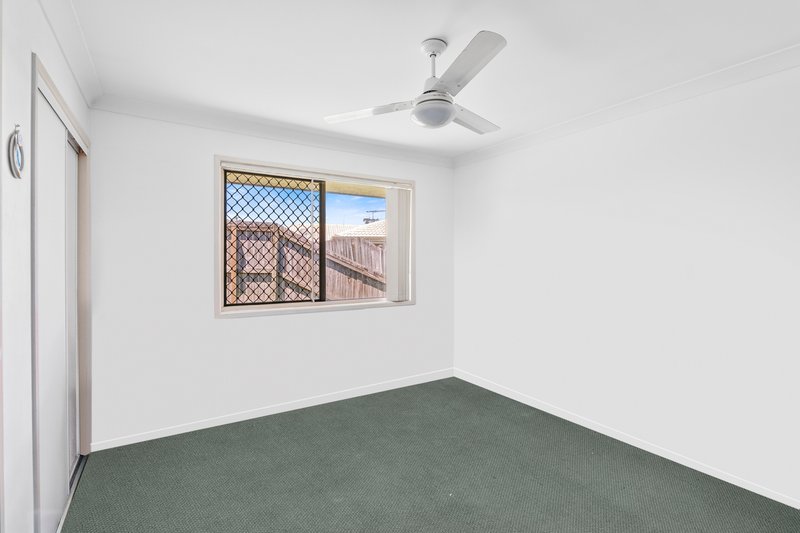 Photo - 4 Conradi Avenue, Crestmead QLD 4132 - Image 13