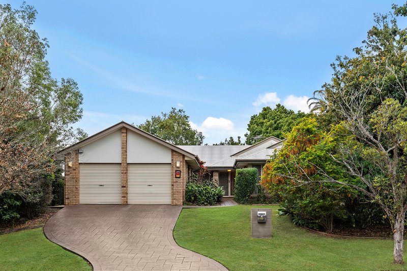 Photo - 4 Constellation Crescent, Bridgeman Downs QLD 4035 - Image 1