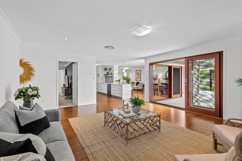 Photo - 4 Constellation Crescent, Bridgeman Downs QLD 4035 - Image 3
