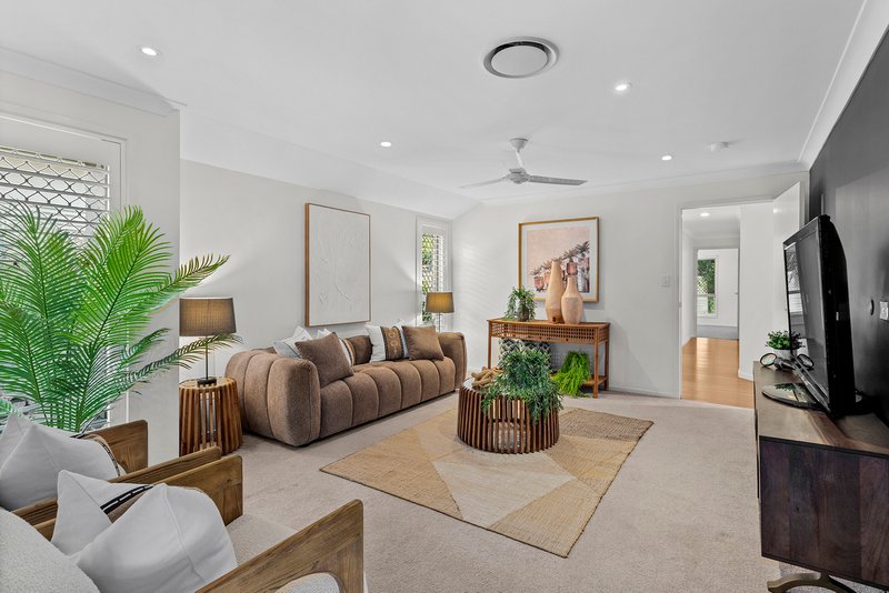 Photo - 4 Constellation Crescent, Bridgeman Downs QLD 4035 - Image 4
