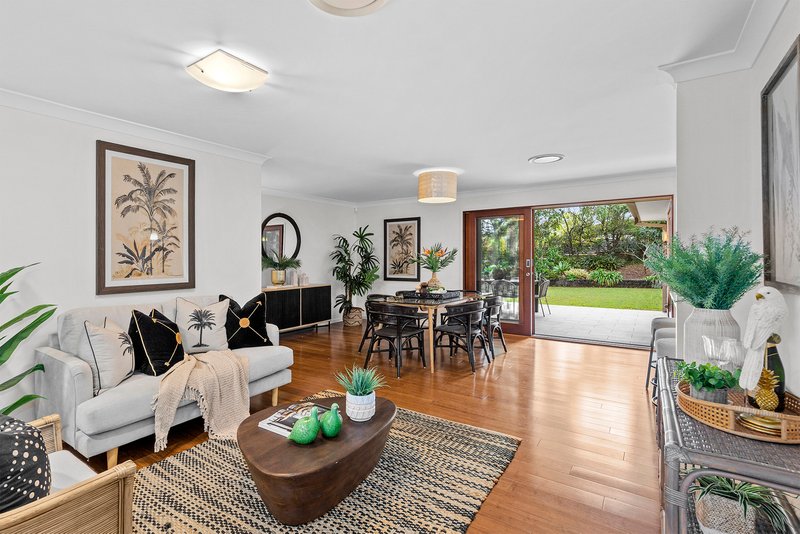Photo - 4 Constellation Crescent, Bridgeman Downs QLD 4035 - Image 5