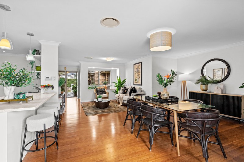 Photo - 4 Constellation Crescent, Bridgeman Downs QLD 4035 - Image 6