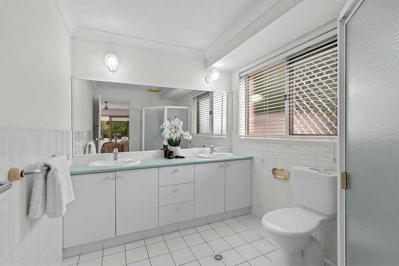 Photo - 4 Constellation Crescent, Bridgeman Downs QLD 4035 - Image 11