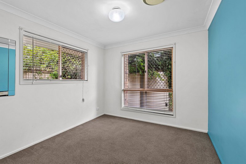 Photo - 4 Constellation Crescent, Bridgeman Downs QLD 4035 - Image 13