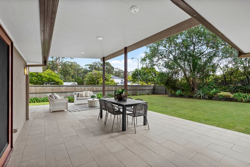 Photo - 4 Constellation Crescent, Bridgeman Downs QLD 4035 - Image 16