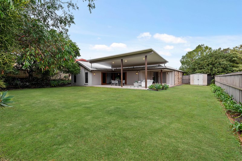 Photo - 4 Constellation Crescent, Bridgeman Downs QLD 4035 - Image 17