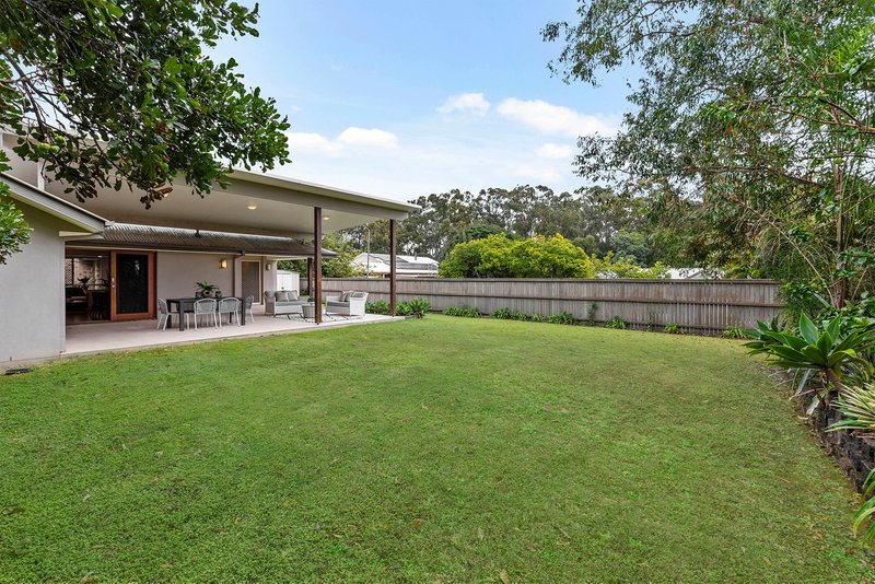 Photo - 4 Constellation Crescent, Bridgeman Downs QLD 4035 - Image 18