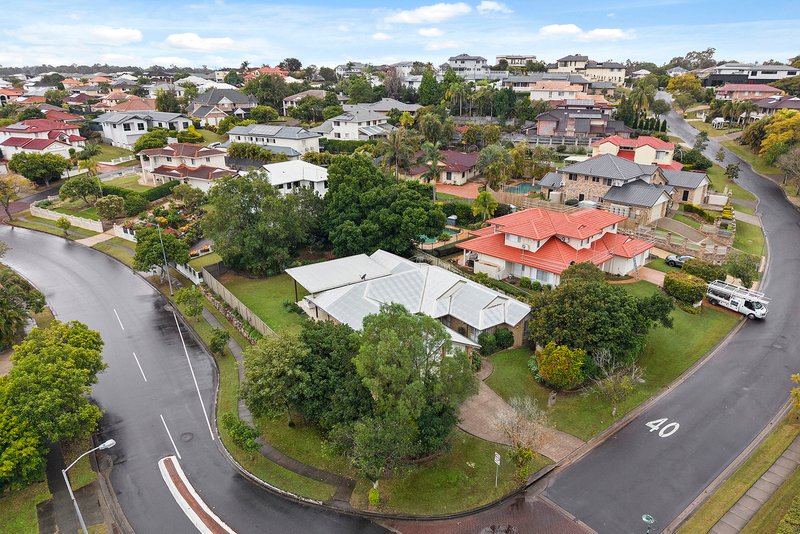Photo - 4 Constellation Crescent, Bridgeman Downs QLD 4035 - Image 19