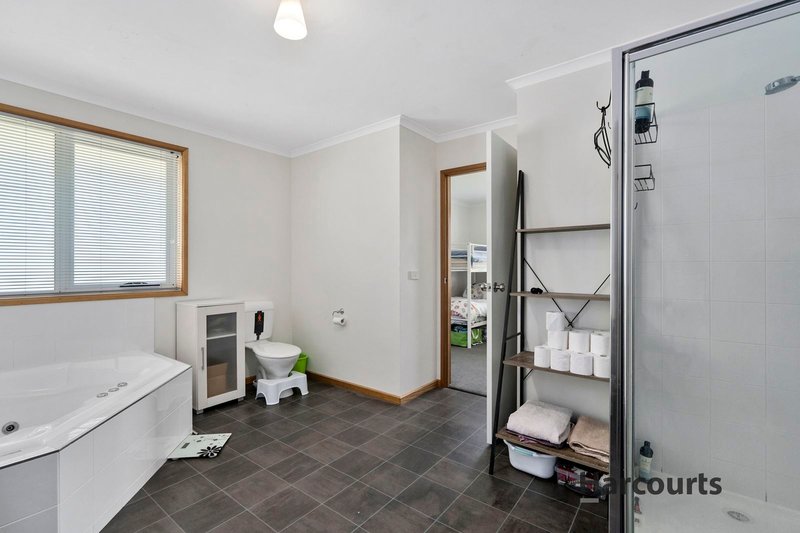 Photo - 4 Cooinda Place, Herdsmans Cove TAS 7030 - Image 6