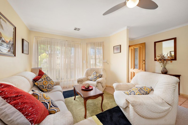 Photo - 4 Coolgardie Street, Dunlop ACT 2615 - Image 2