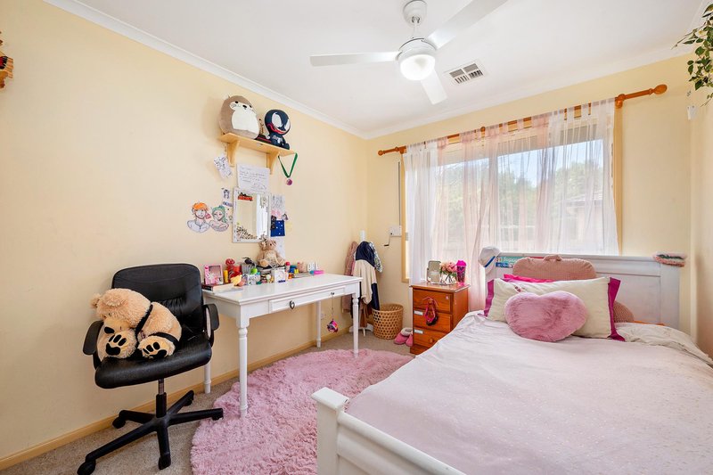 Photo - 4 Coolgardie Street, Dunlop ACT 2615 - Image 8