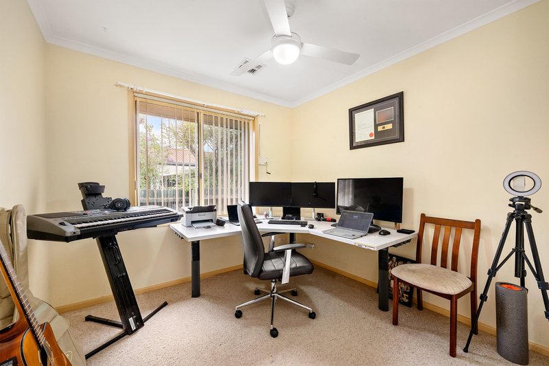 Photo - 4 Coolgardie Street, Dunlop ACT 2615 - Image 10