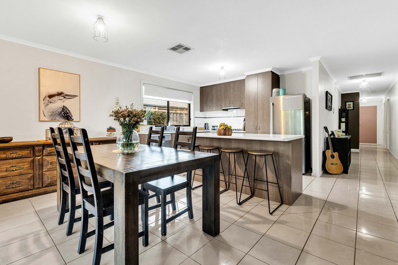 Photo - 4 Coonawarra Avenue, Andrews Farm SA 5114 - Image 17