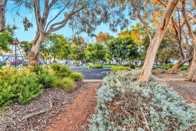 Photo - 4 Coonawarra Avenue, Andrews Farm SA 5114 - Image 28