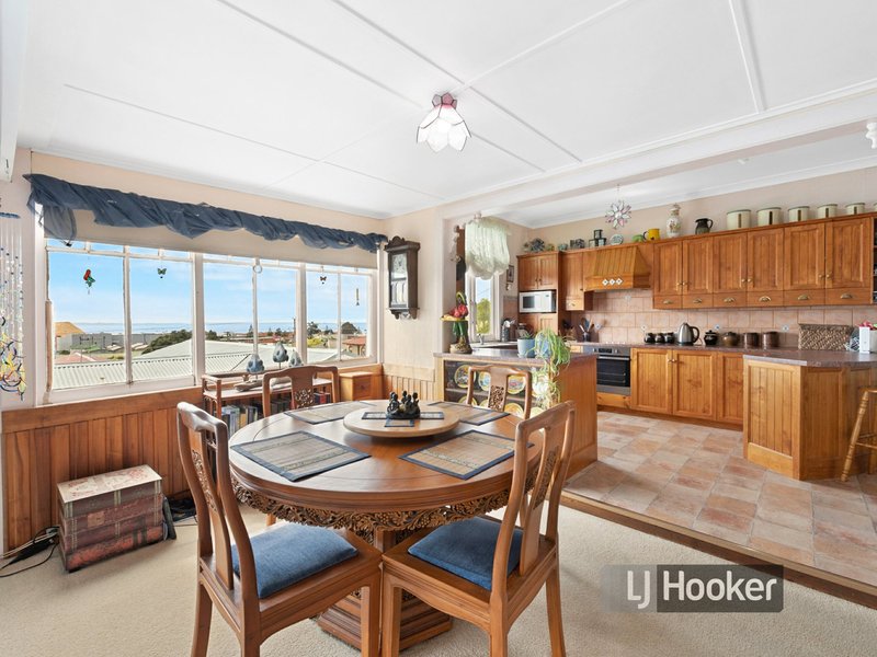 Photo - 4 Cooper Street, South Burnie TAS 7320 - Image 4