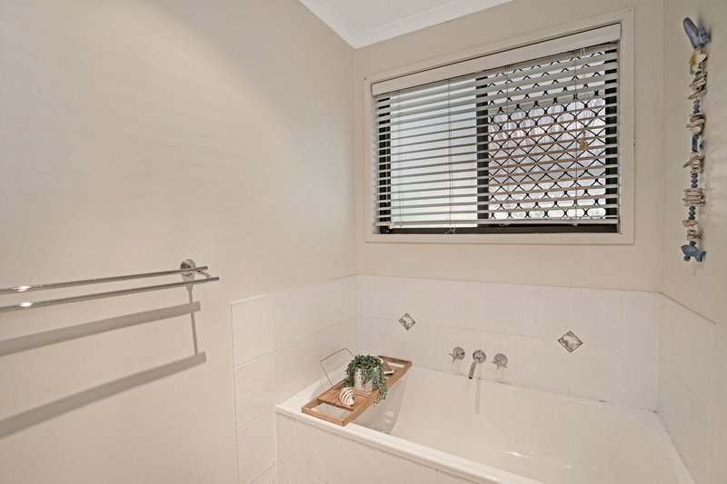 Photo - 4 Coorabin Court, Tallebudgera QLD 4228 - Image 11