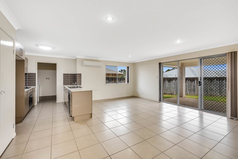 Photo - 4 Cooranga Street, Glenvale QLD 4350 - Image 2