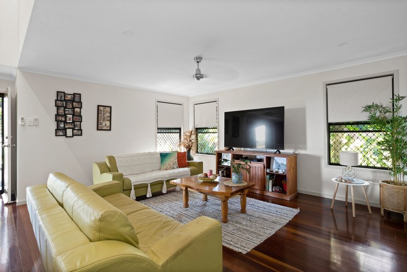 Photo - 4 Coral Ridge Drive, Eimeo QLD 4740 - Image 7