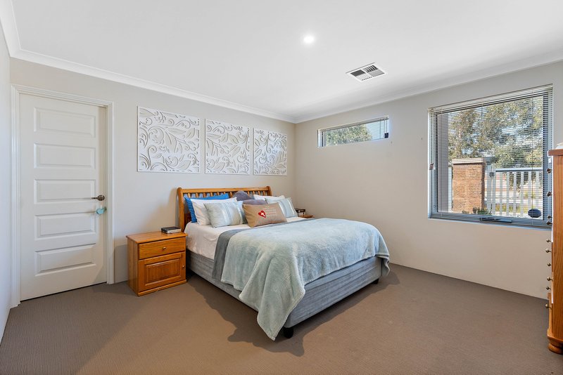 Photo - 4 Cordata Avenue, Wandi WA 6167 - Image 8