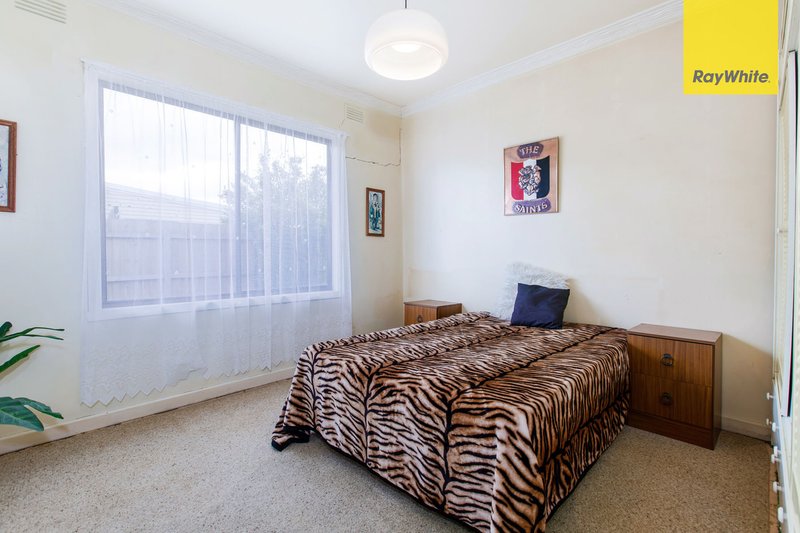 Photo - 4 Cornhill Street, St Albans VIC 3021 - Image 6