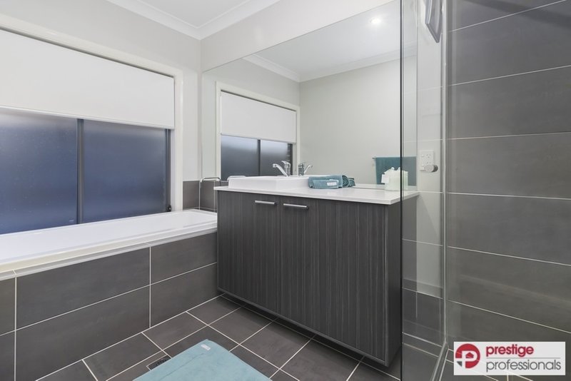 Photo - 4 Cotter Lane, Moorebank NSW 2170 - Image 10