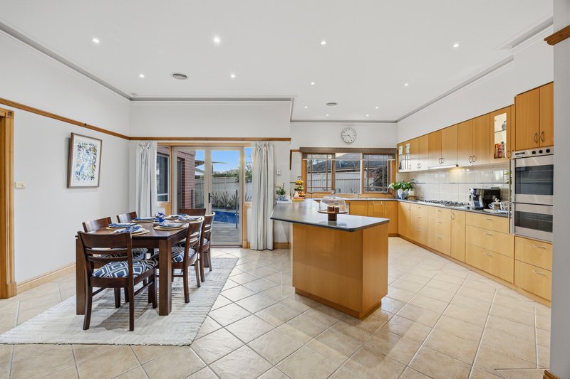 Photo - 4 Cottesloe Place, Alfredton VIC 3350 - Image 9