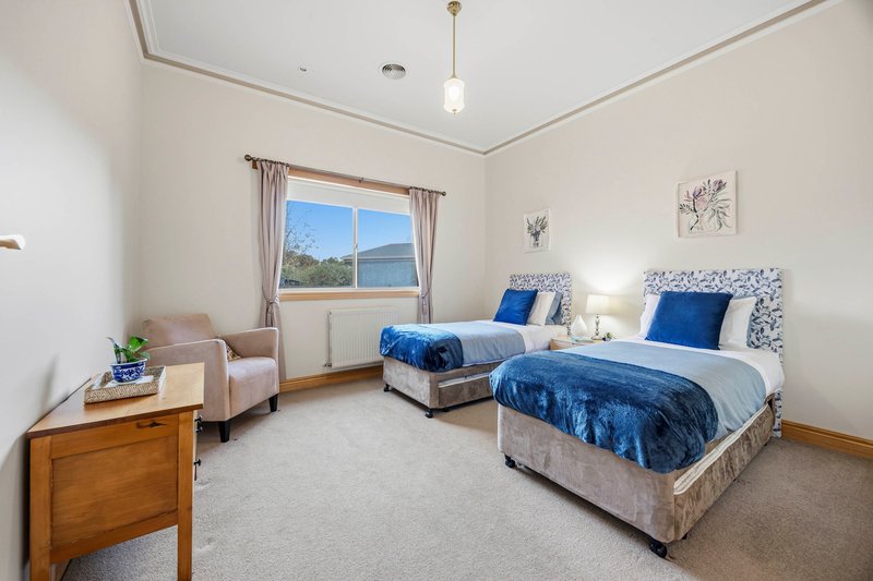 Photo - 4 Cottesloe Place, Alfredton VIC 3350 - Image 22