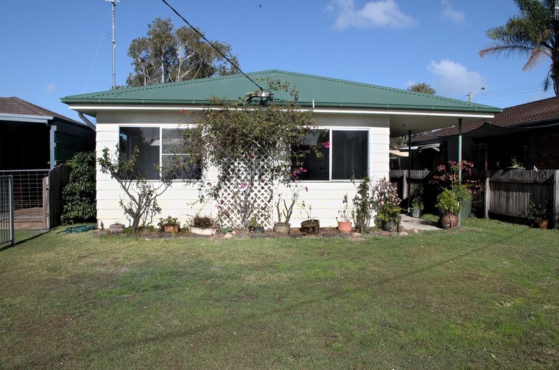 Photo - 4 Coupland Ave , Tea Gardens NSW 2324 - Image 2