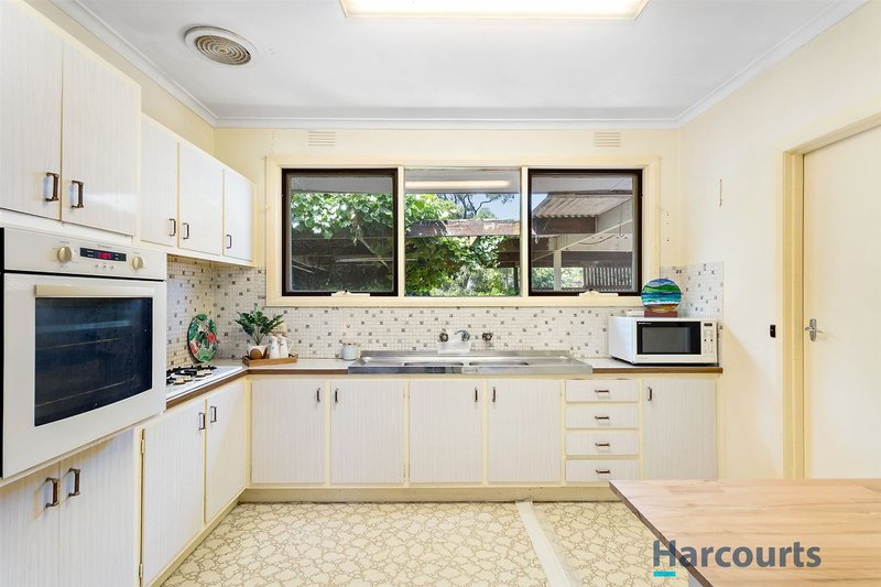 Photo - 4 Coventry Street, Burwood East VIC 3151 - Image 4