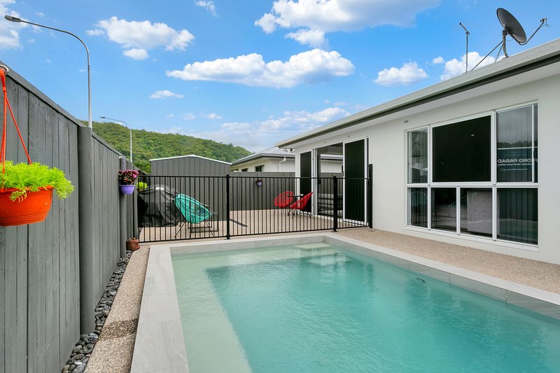 Photo - 4 Coxswain Place, Trinity Beach QLD 4879 - Image 1