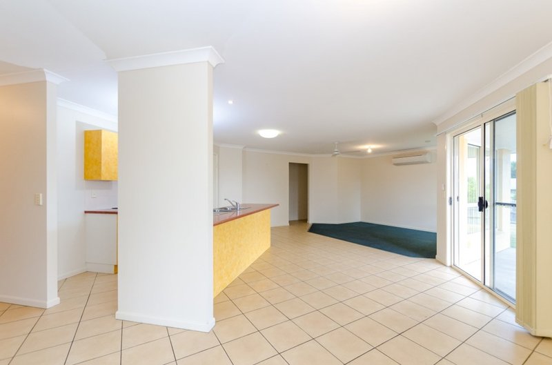 Photo - 4 Craigmoor Court, New Auckland QLD 4680 - Image 3