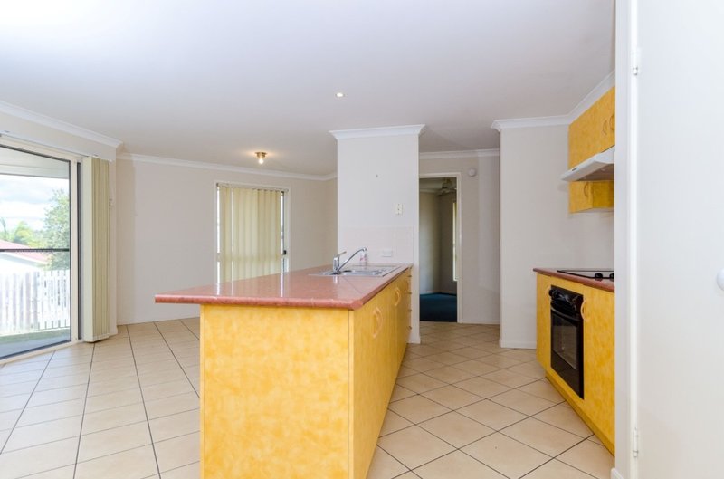 Photo - 4 Craigmoor Court, New Auckland QLD 4680 - Image 4