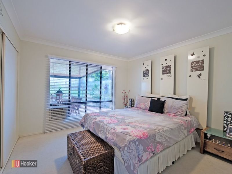 Photo - 4 Crawford Street, North Lakes QLD 4509 - Image 9