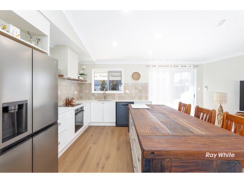 Photo - 4 Crayke Court, Pacific Heights QLD 4703 - Image 6
