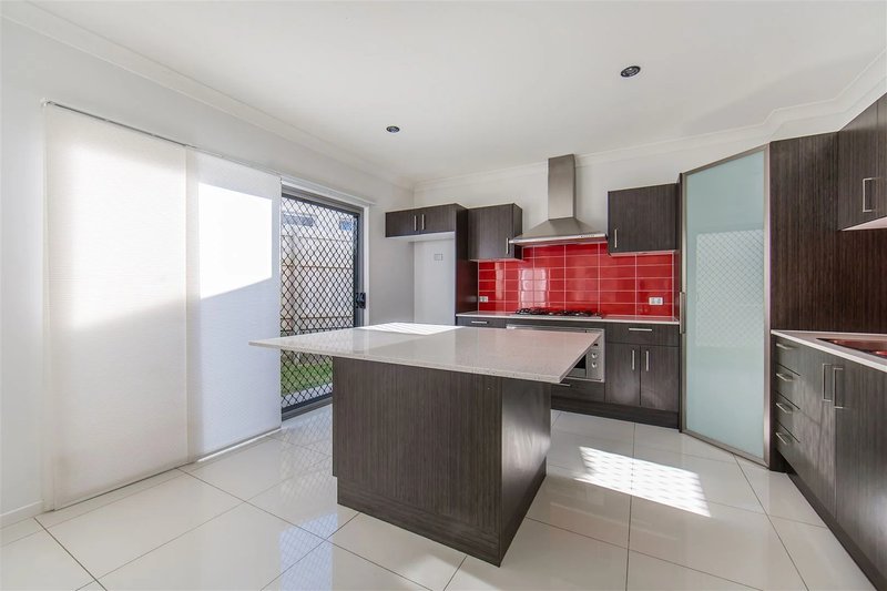 Photo - 4 Crenshaw Street, North Lakes QLD 4509 - Image 3