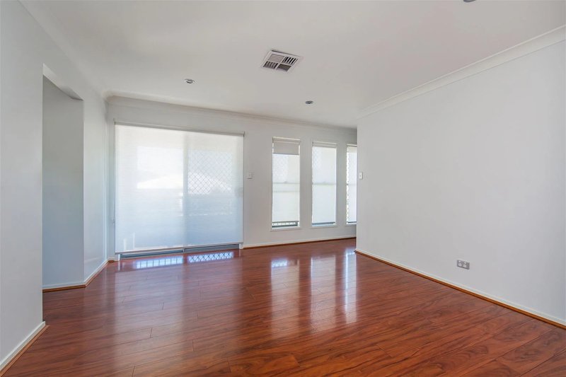 Photo - 4 Crenshaw Street, North Lakes QLD 4509 - Image 4