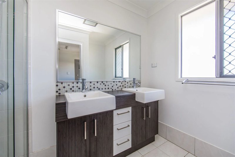 Photo - 4 Crenshaw Street, North Lakes QLD 4509 - Image 5