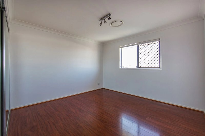 Photo - 4 Crenshaw Street, North Lakes QLD 4509 - Image 6
