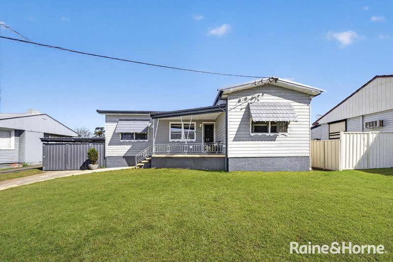 Photo - 4 Crest Avenue, Edgeworth NSW 2285 - Image 1