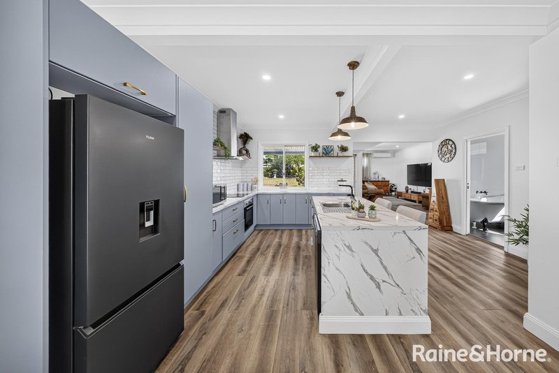Photo - 4 Crest Avenue, Edgeworth NSW 2285 - Image 4
