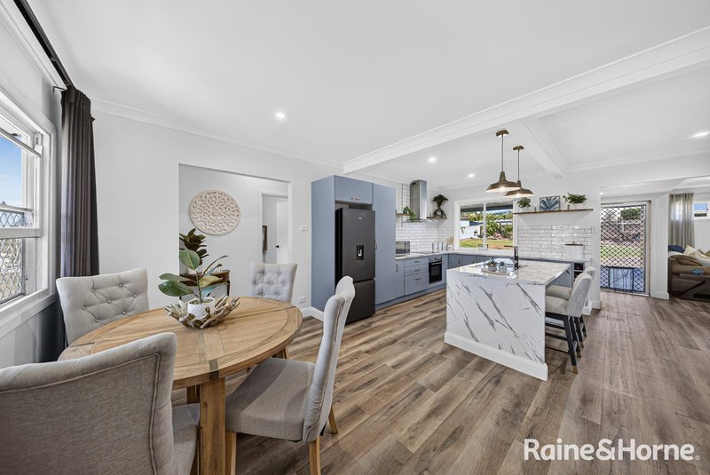 Photo - 4 Crest Avenue, Edgeworth NSW 2285 - Image 5