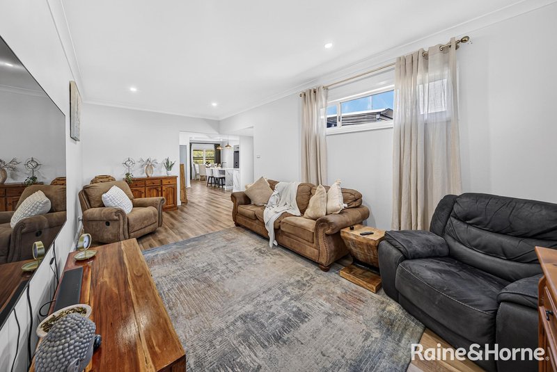 Photo - 4 Crest Avenue, Edgeworth NSW 2285 - Image 9