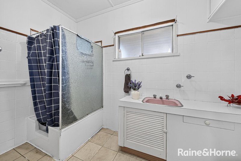Photo - 4 Crest Avenue, Edgeworth NSW 2285 - Image 13