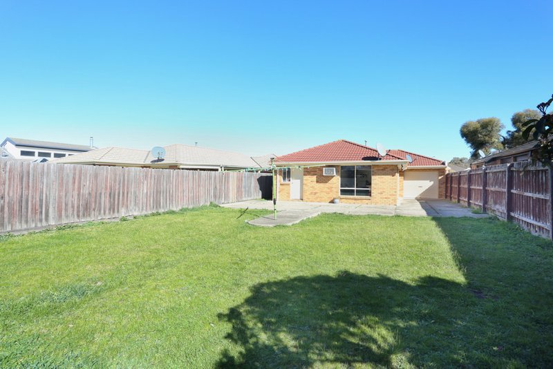 Photo - 4 Creswick Court, Roxburgh Park VIC 3064 - Image 10