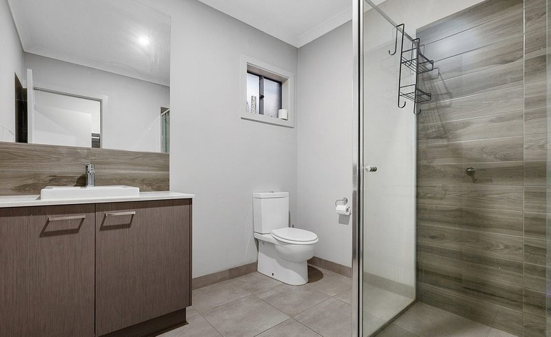 Photo - 4 Cromarty Circuit, Darley VIC 3340 - Image 3