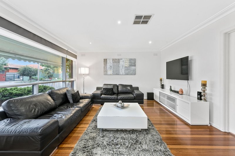 Photo - 4 Cronulla Court, Noble Park VIC 3174 - Image 3