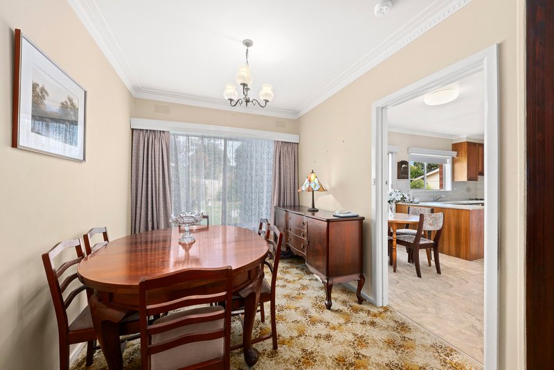 Photo - 4 Cumberland Court, Forest Hill VIC 3131 - Image 3