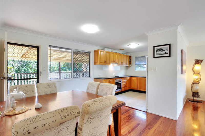 Photo - 4 Cunningham Street, Rochedale South QLD 4123 - Image 3