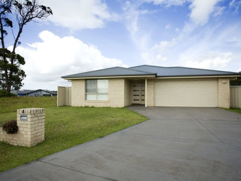 4 Curlew Place, Old Bar NSW 2430